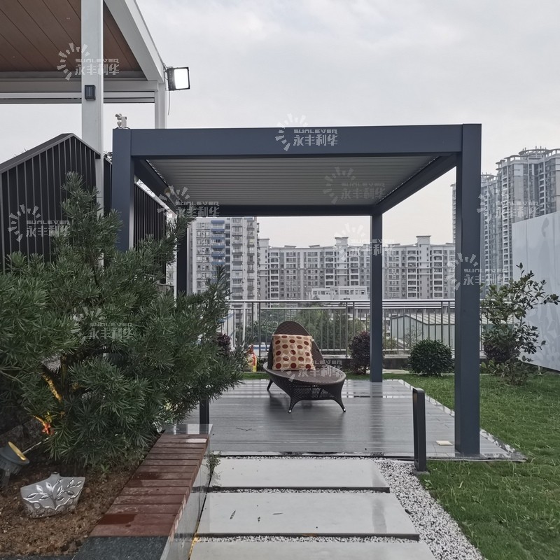 Louvered Roof PPergola On Patio That Opens And Closes (1)