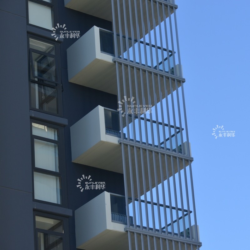 Modern Aluminium Sunshade Louvers Vertical For Balcony (1)